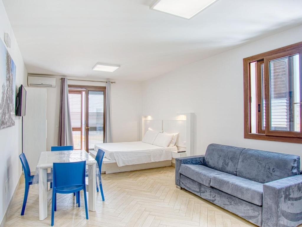 Camera Queen con Balcone - Ideal Rooms Porto Cesareo